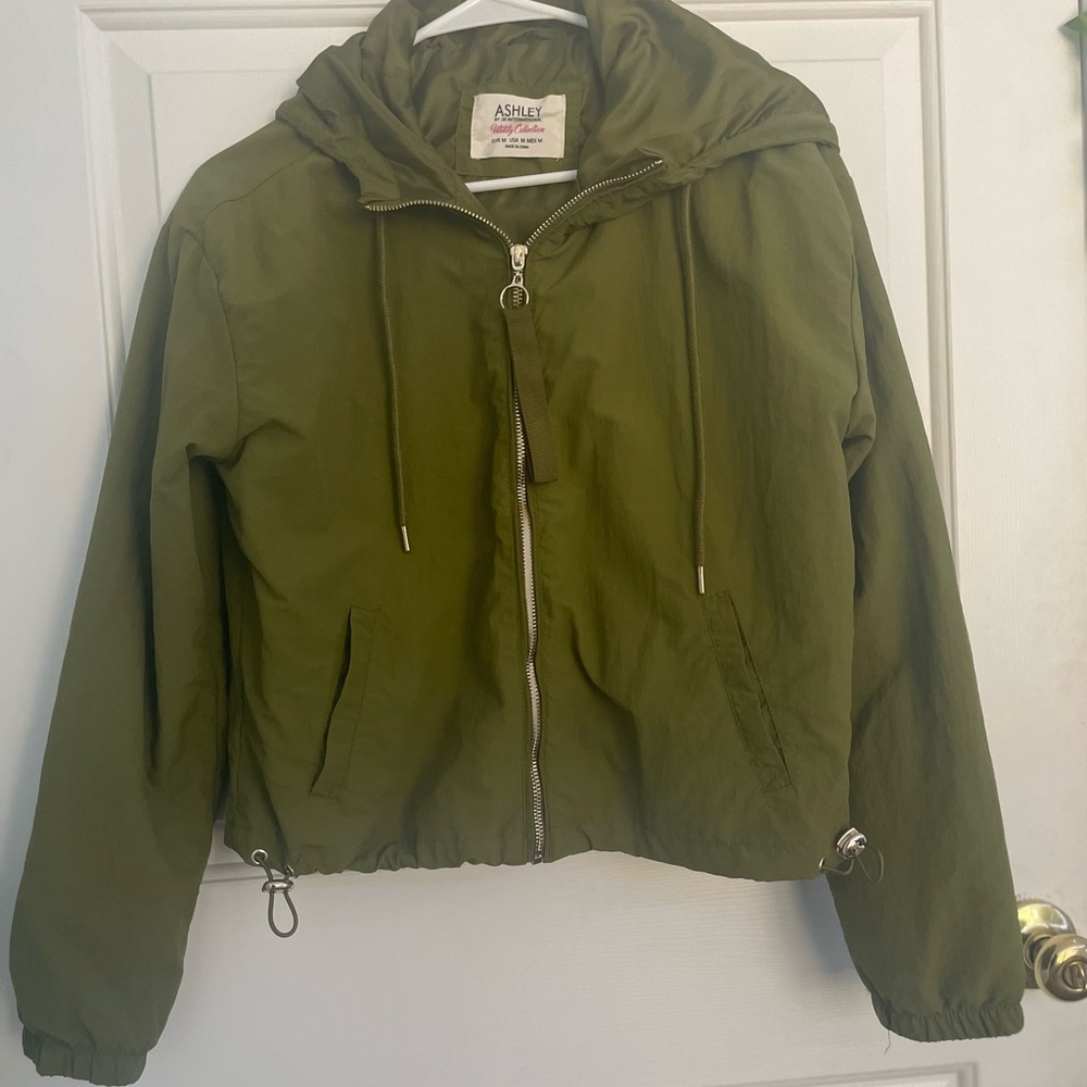 Ashley By 26 International Women’s Size M Green Windbreaker